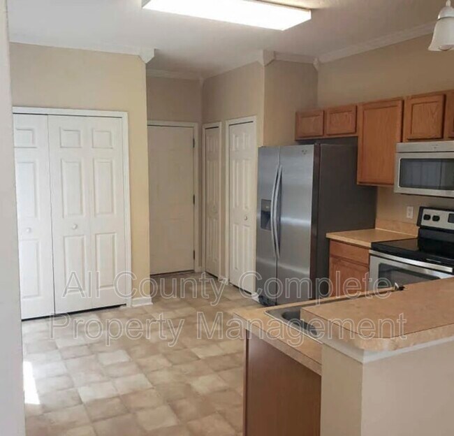 Building Photo - 623 Scrub Jay Dr