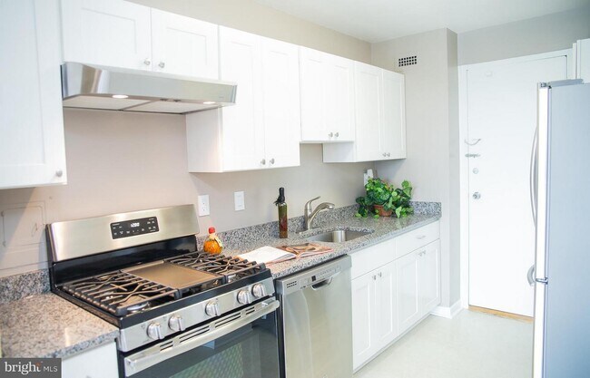 Building Photo - 10500 ROCKVILLE Pike