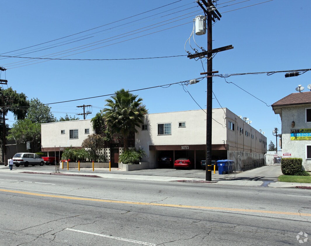 Foto del edificio - 16153-16157 Vanowen St