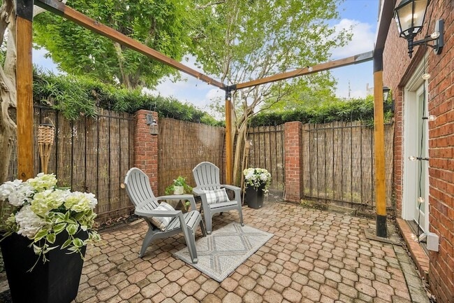 Foto del edificio - 6013 Inwood Dr