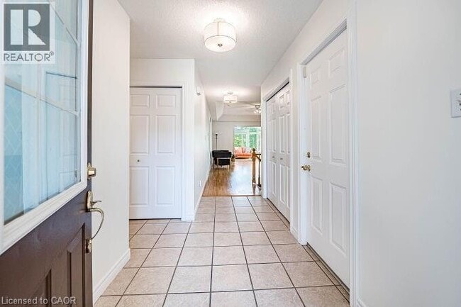 Building Photo - 678 Salzburg Dr