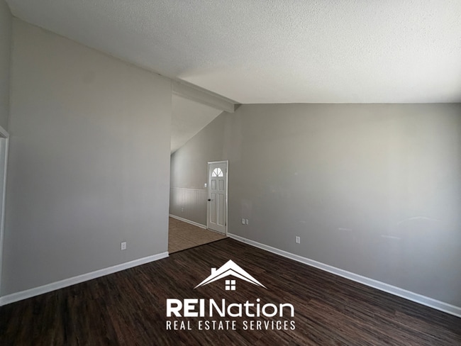Photo - MEMPHIS MUST-SEE! | High Vaulted Ceilings & Fenced Yard | 3 Bed / 2 Bath House