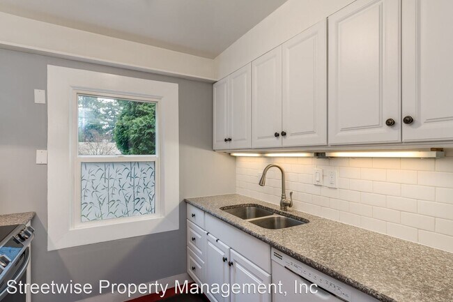 Building Photo - 1 br, 1 bath House - 4517 SW Garden Home Rd.