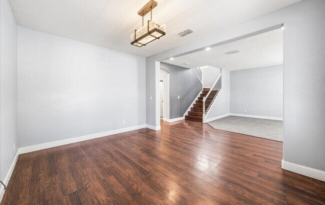 Building Photo - 240 Angora St