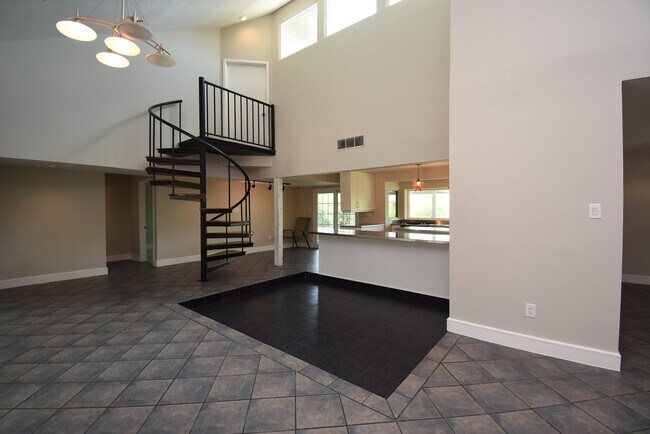 Building Photo - 6003 Long Leaf Dr