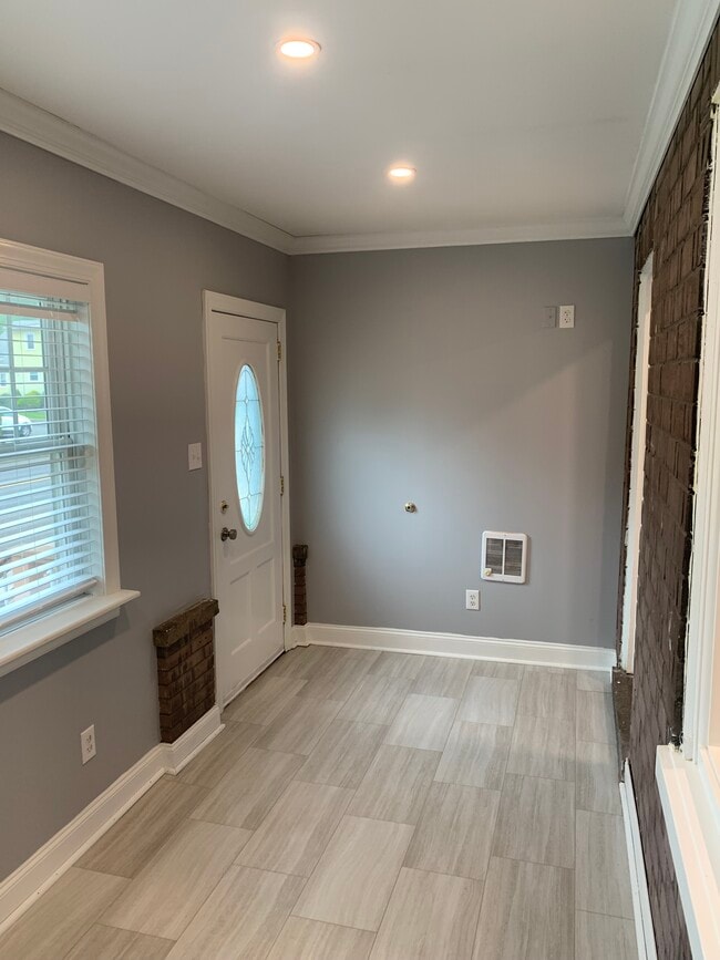 Building Photo - 223 N Hellertown Ave