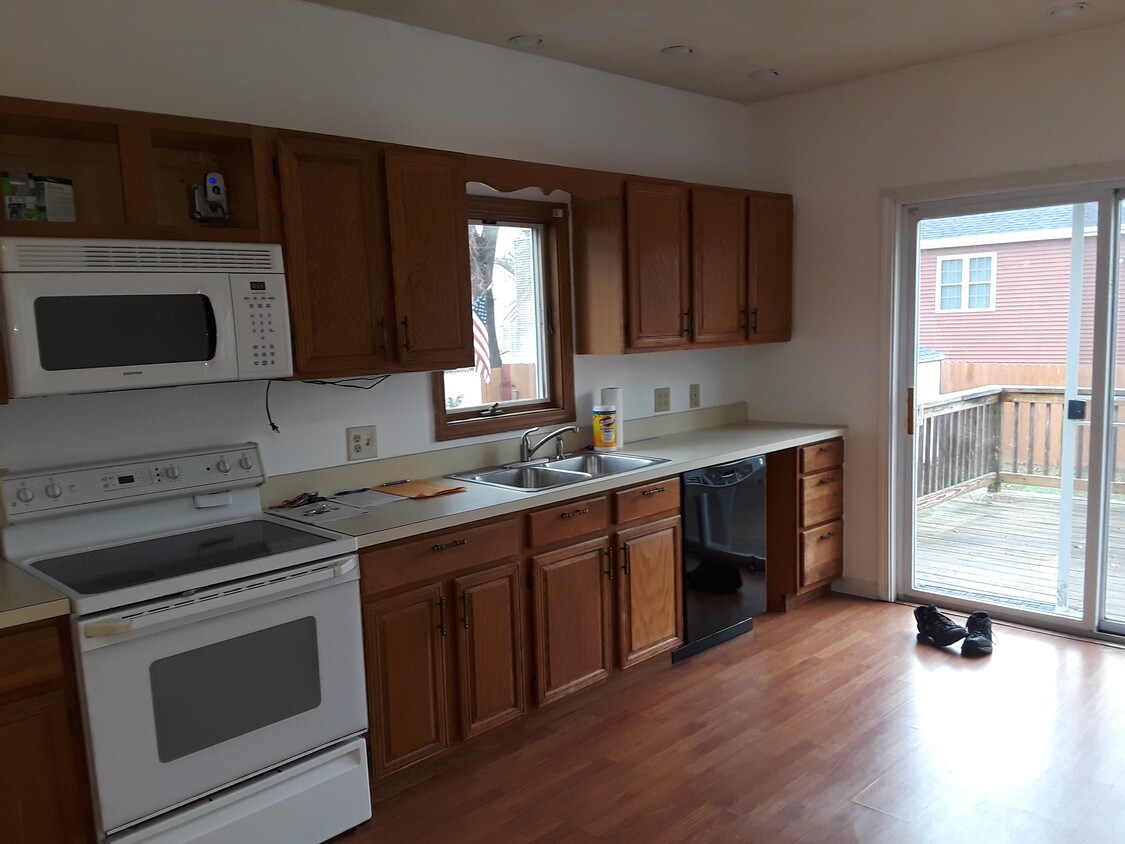 16 Belvoir Ave, Taunton, MA 02780 16 Belvoir Ave Taunton, MA Apartments for Rent in Taunton