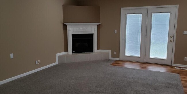 Building Photo - 2301 Silver Crest Ct