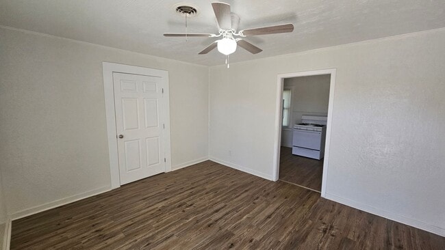 Foto del edificio - 3 Bed 1 bath home ready for immediate move in!