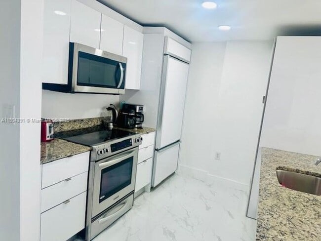 Photo - 10275 Collins Ave Apartment