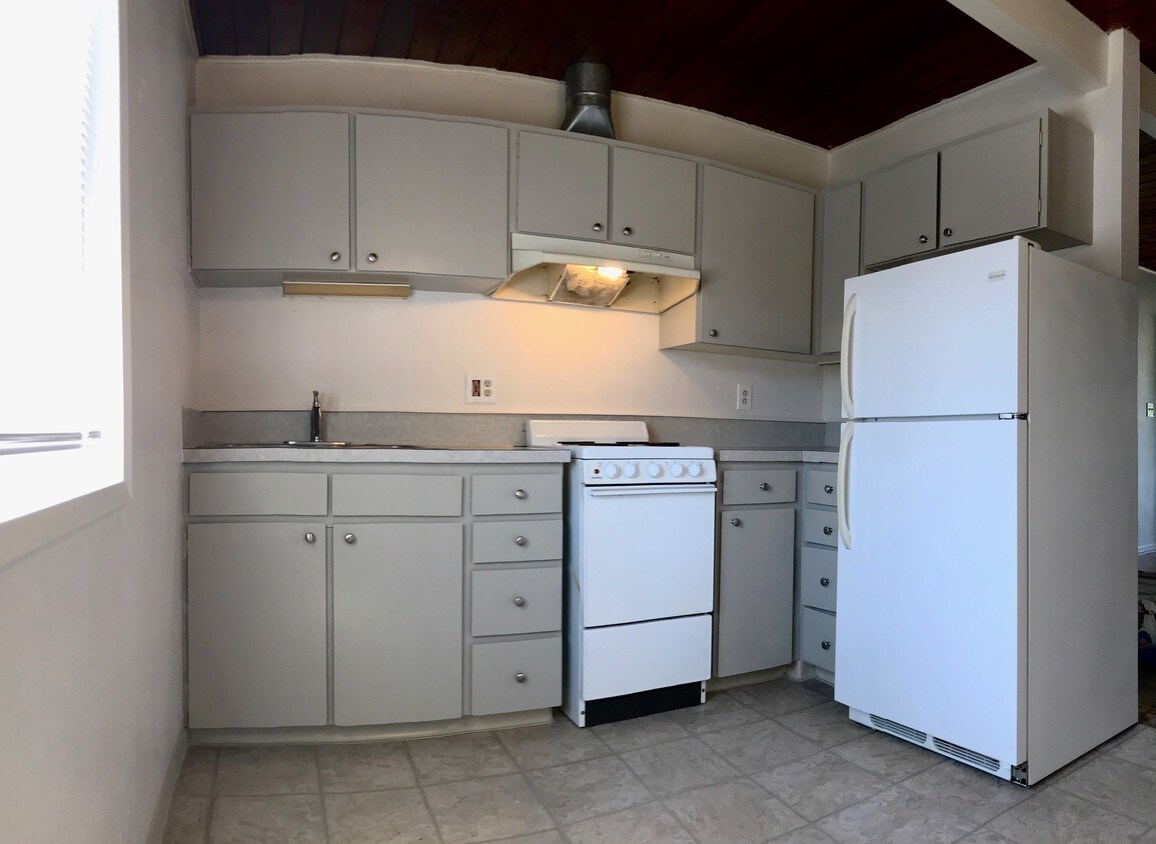 Primary Photo - 614 N 1st Ave