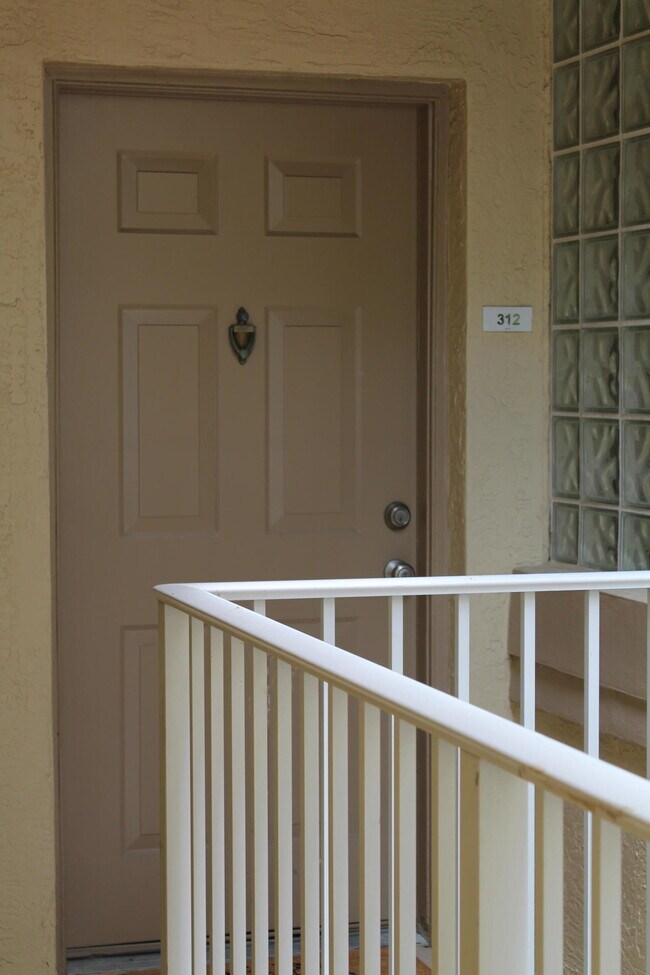 Foto del edificio - 2060 Greenview Shores Blvd