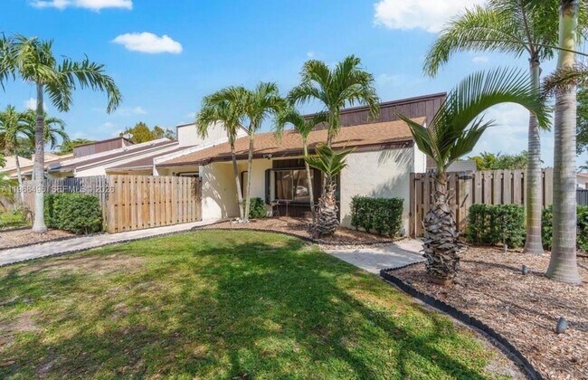 Building Photo - 2900 NW 69th Ct