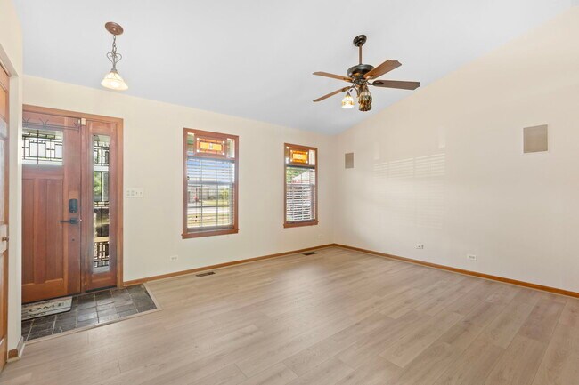 Foto del edificio - 729 Creek Bend Ln