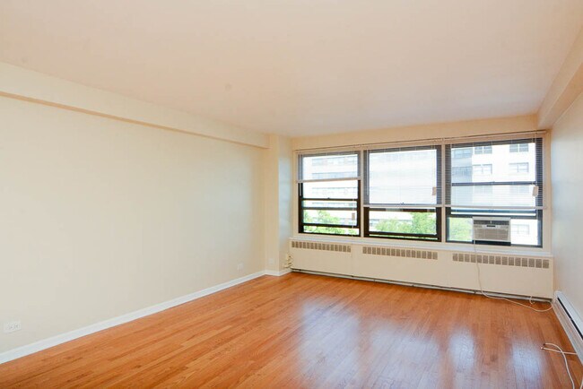 Foto del edificio - 4180 N Marine Dr