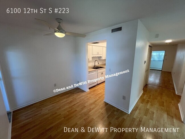 Foto del edificio - 6100 12th St S