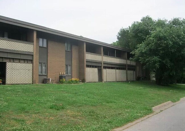 Building Photo - 2 br, 2 bath House - 325 South 7 Street