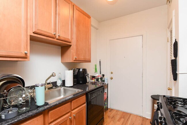 Foto del edificio - 921 W Sunnyside Ave