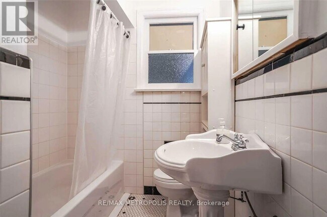 Photo du bâtiment - 366 Beechgrove Dr