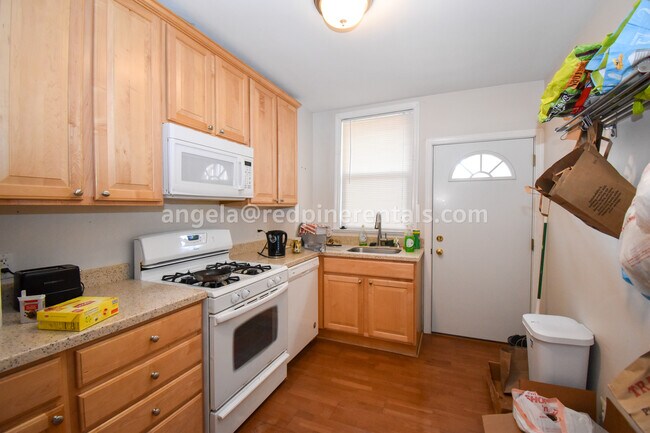 Building Photo - 5930 Elwood St