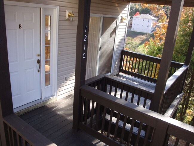 Building Photo - Duplex in Branson