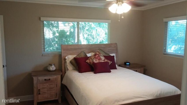 Foto del edificio - 2 br, 1 bath  - 45 SE 7th Ave