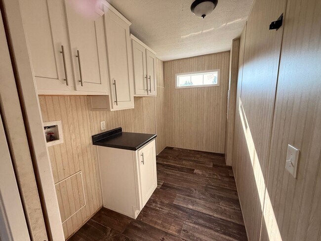 Foto del edificio - Cute 3bed/2 bath mobile home in Country View Mobile Home Park