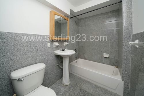 Foto del edificio - 2735 21st St