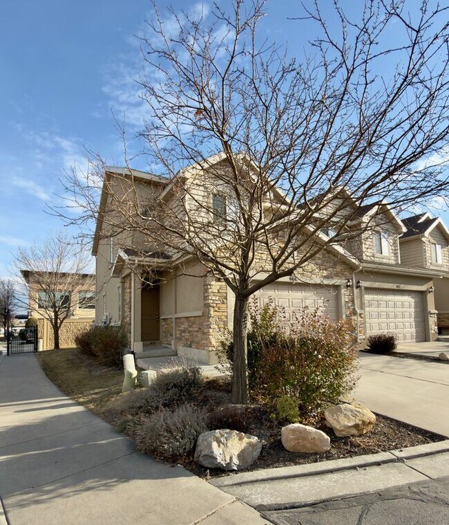 Foto del edificio - 664 E 110 S