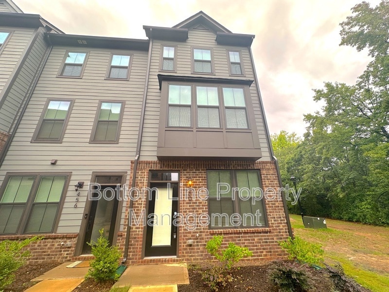 Primary Photo - 460 Spearfield Ln