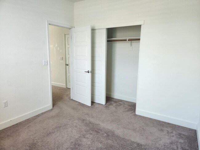 Building Photo - 3901 Watermist Way