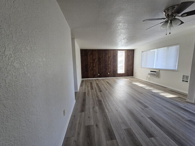 Foto del edificio - 140 NE Atkinson Ct