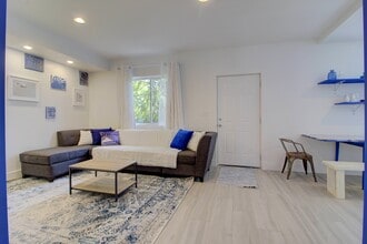 Building Photo - 753 NW 30th St