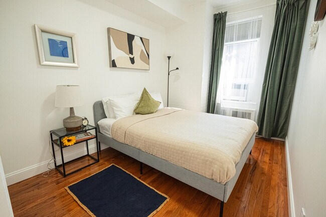 Foto del edificio - 305 E 95th St