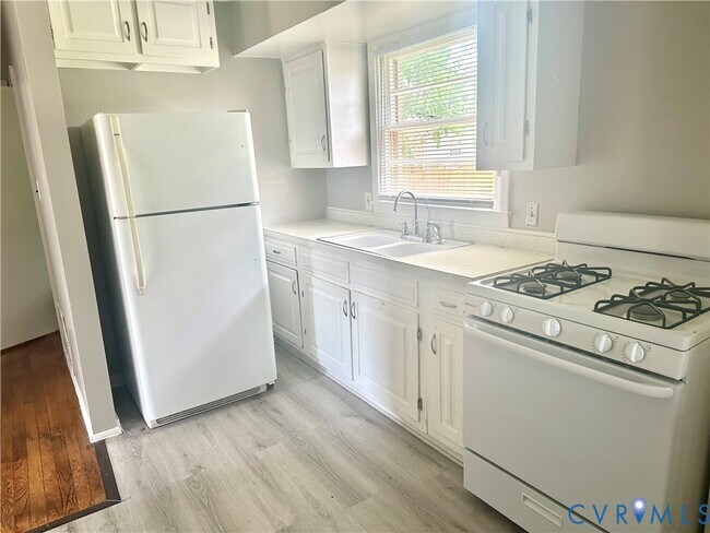 Foto del edificio - 5407 Stokes Ln