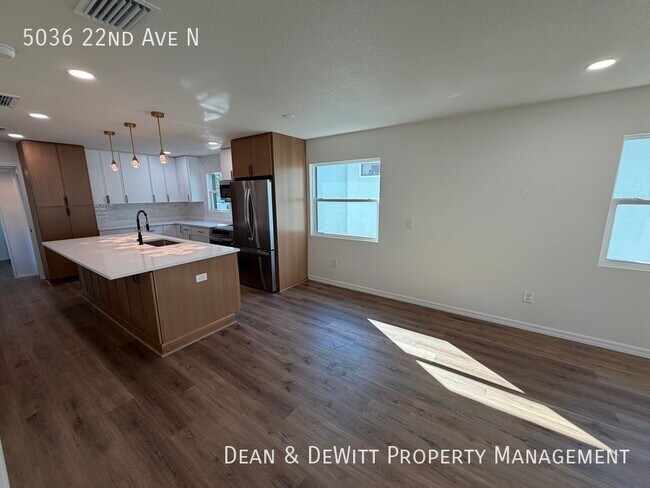 Foto del edificio - 5036 22nd Ave N