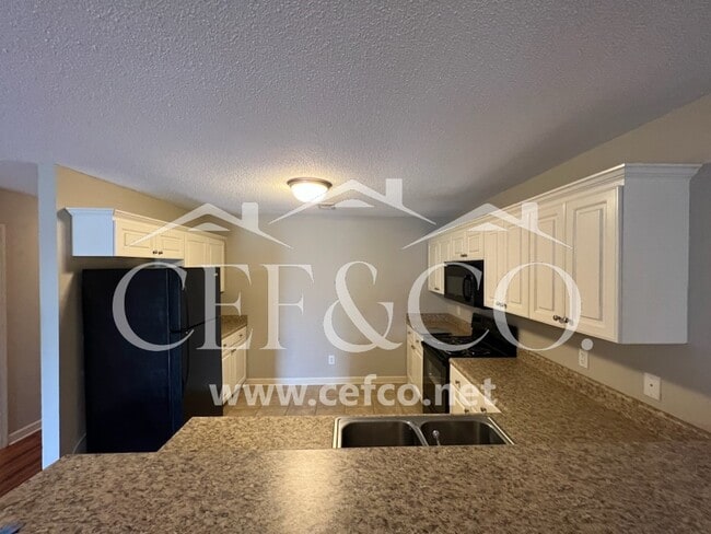 Building Photo - 529 Victoria Manor Dr