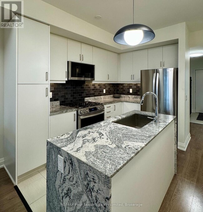 Building Photo - 17 Spooner Cres