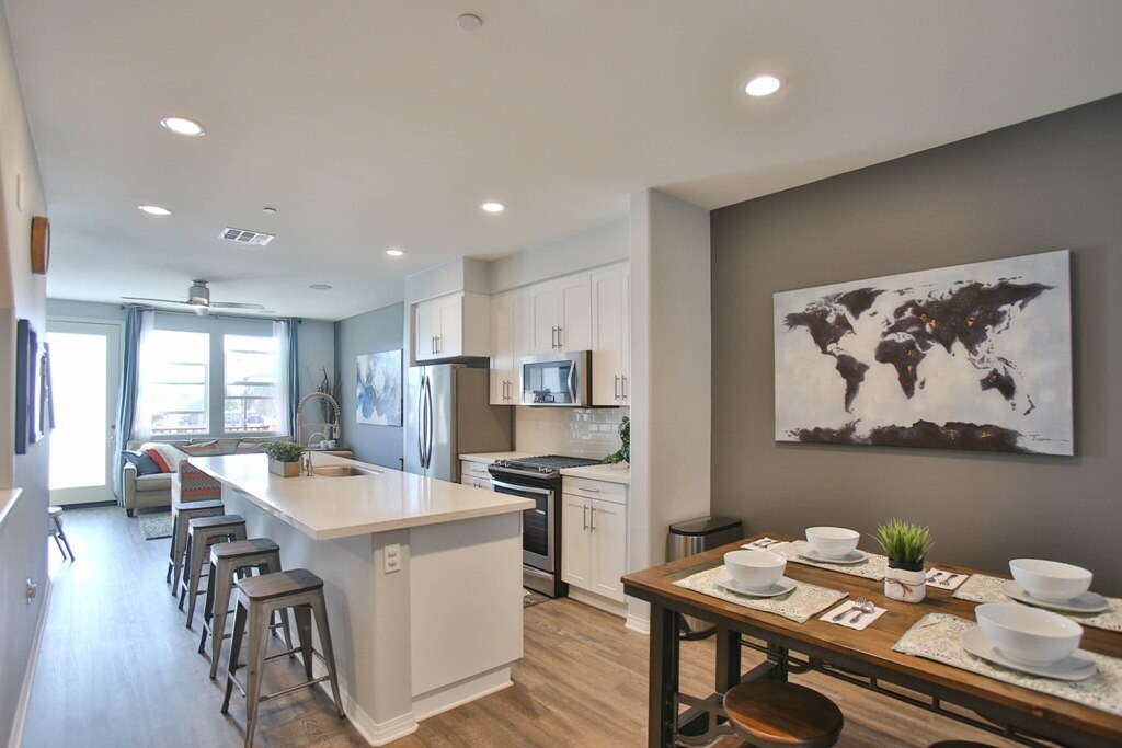 1551 W Walnut St, Santa Ana, CA 92703 Townhouse for Rent in Santa Ana