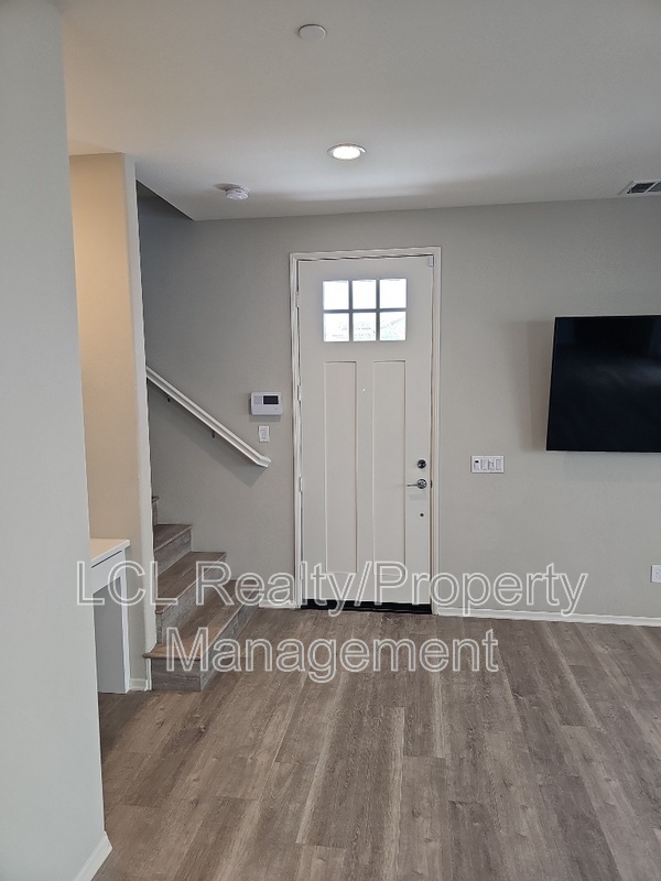 Building Photo - 142 Seapine Ct