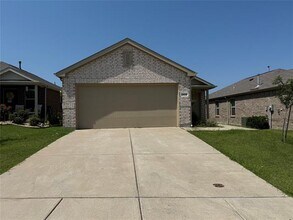 Building Photo - 2833 Highgarden Trl