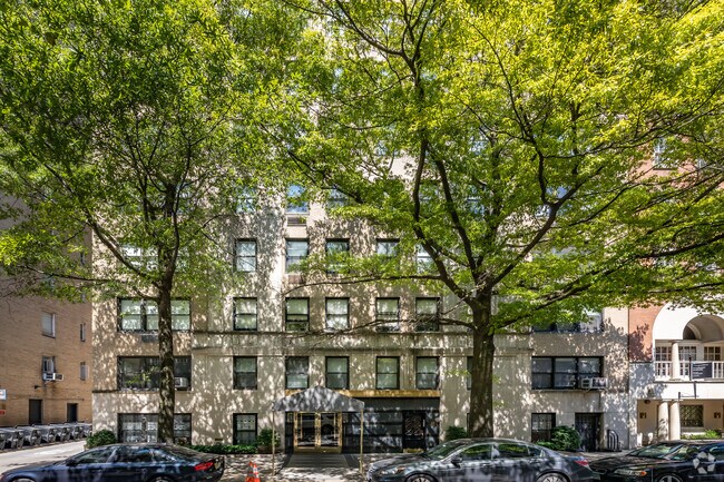 Building Photo - 3 E 69th St
