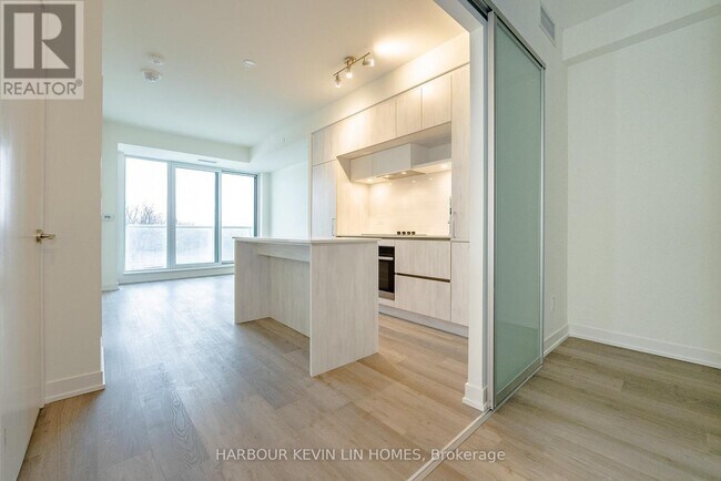 Building Photo - 6 David Eyer Rd