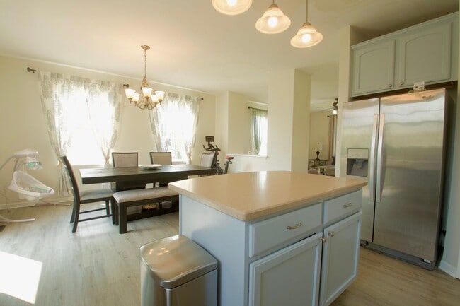 Foto del edificio - 3128 Valley Falls St