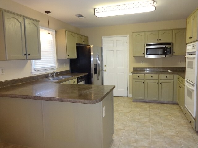 Foto del edificio - 1929 Autumndale Cv