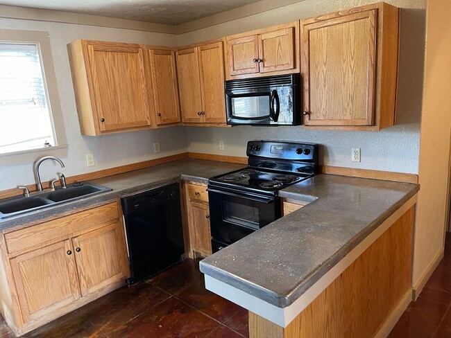 Building Photo - 1b/1b apartment