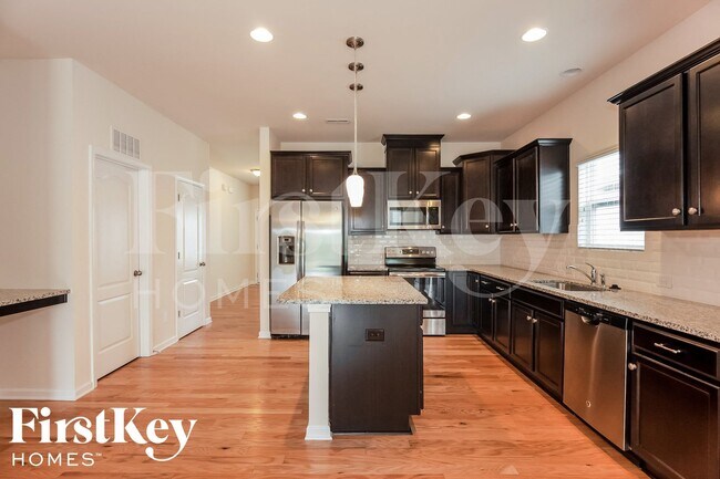 Building Photo - 126 Willow Valley Dr