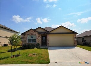 Building Photo - 622 Great Plains