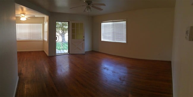 Building Photo - 20718 S Valentine Ave