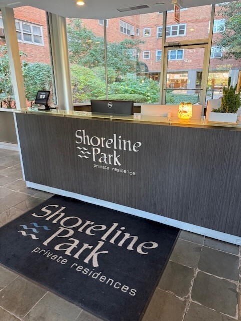 Foto del edificio - 4950 N Marine Dr